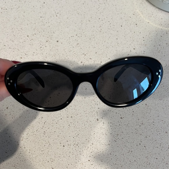 Closet clean out for new year :) - Picture 2 of 3